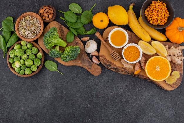 Jak zastosowanie naturalnych produktów wpływa na zdrowie i samopoczucie – przypadek kuchni opartej na orzechach i octach owocowych